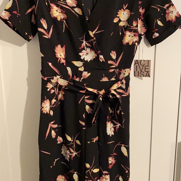 Pantsuit/Jumpsuit - Picture 3 of 4